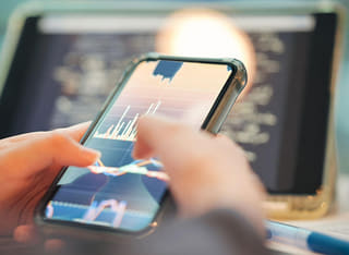 Granskning av en transparent process för uttag och överföring av medel utförd av en investerare
