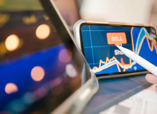 Analys av Bitcoin, Ethereum och forexalternativ utförd av en handlare verksam på flera marknader